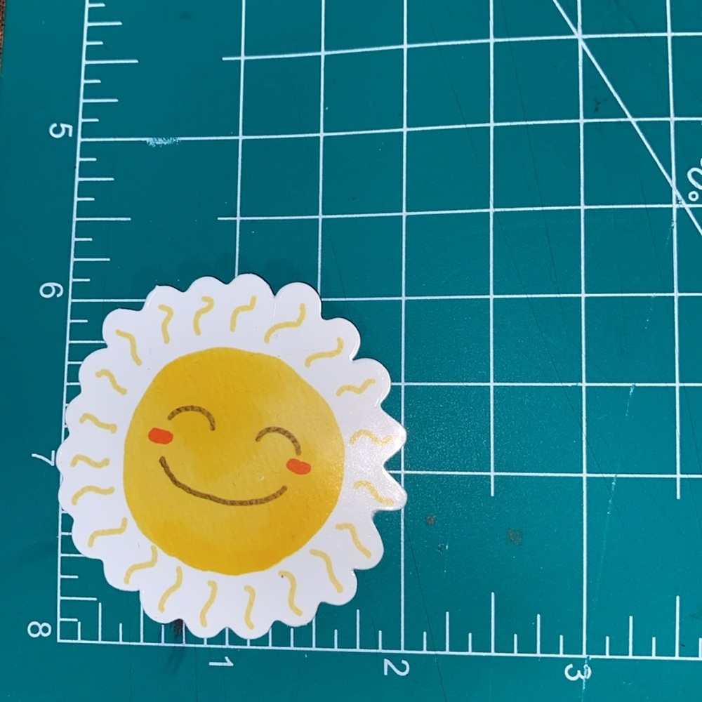 🌈20/$5🌈 Smiling Sun Wall Decor Sticker - Picture 2 of 3